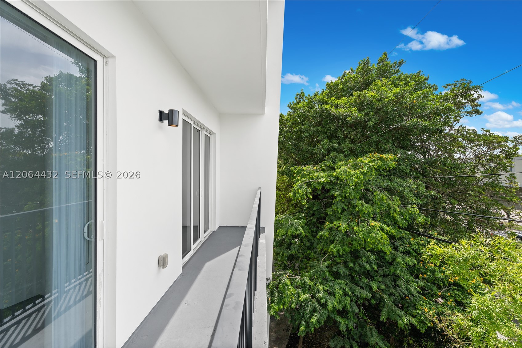 2010 SW 25th Ter #305, Miami FL 33133