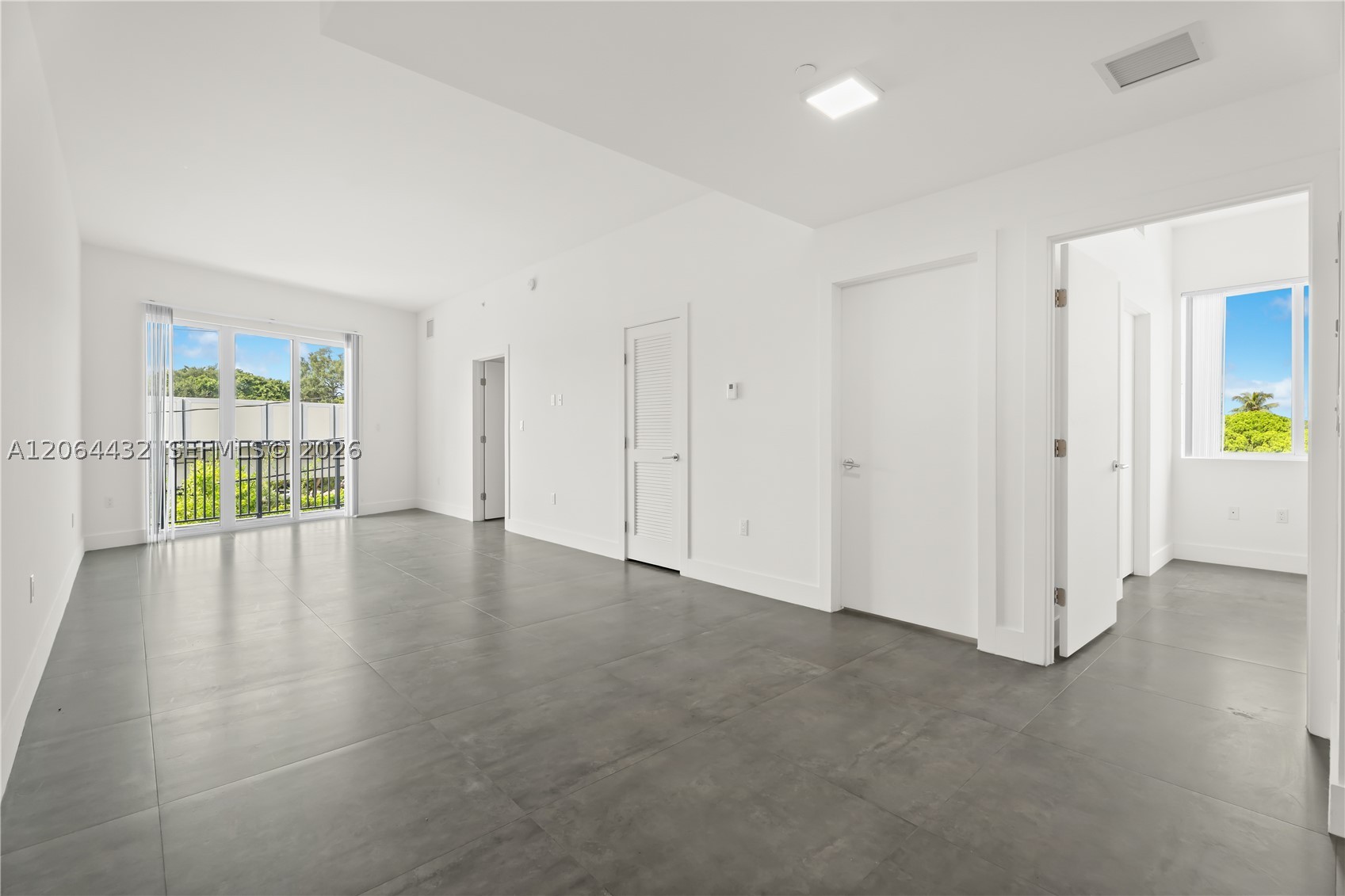 2010 SW 25th Ter #305, Miami FL 33133