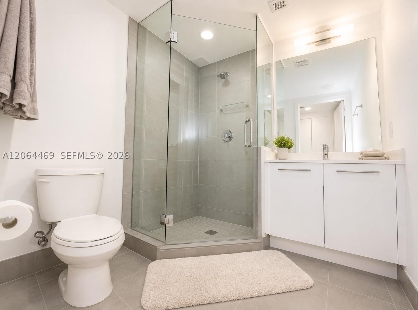 92 SW 3rd St #1210, Miami FL 33130