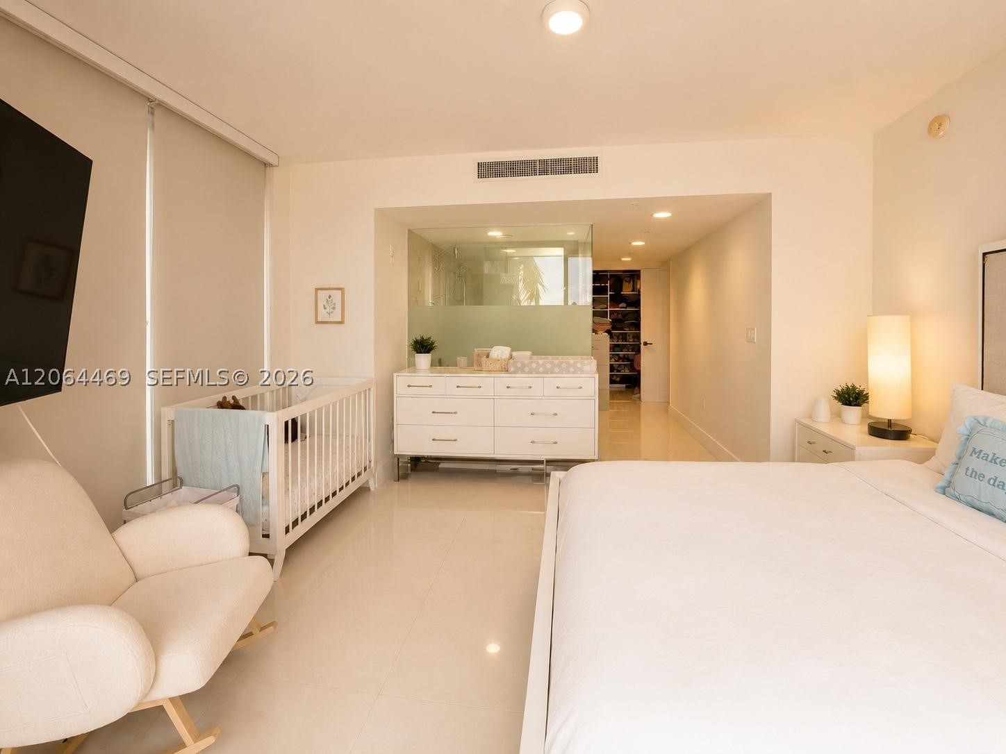 92 SW 3rd St #1210, Miami FL 33130