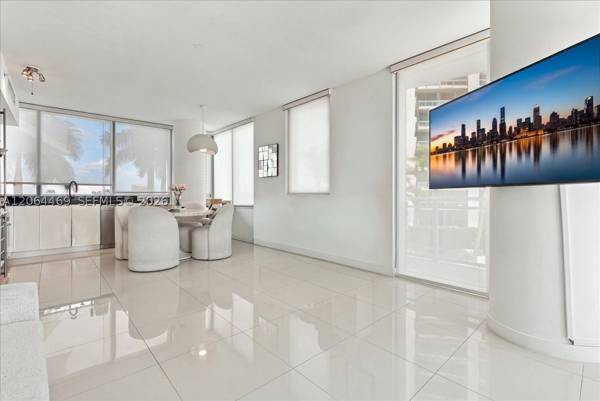 92 SW 3rd St #1210, Miami FL 33130