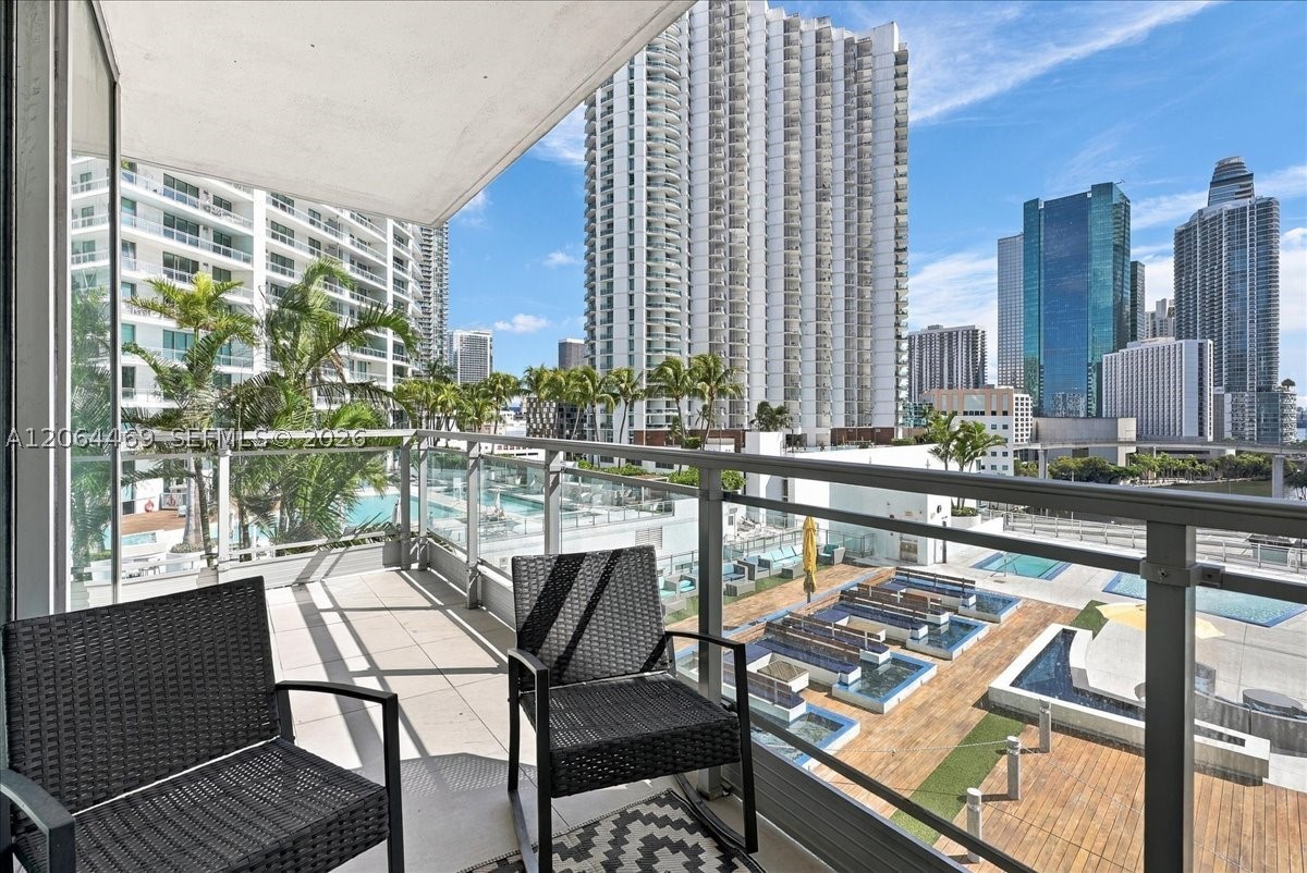 92 SW 3rd St #1210, Miami FL 33130