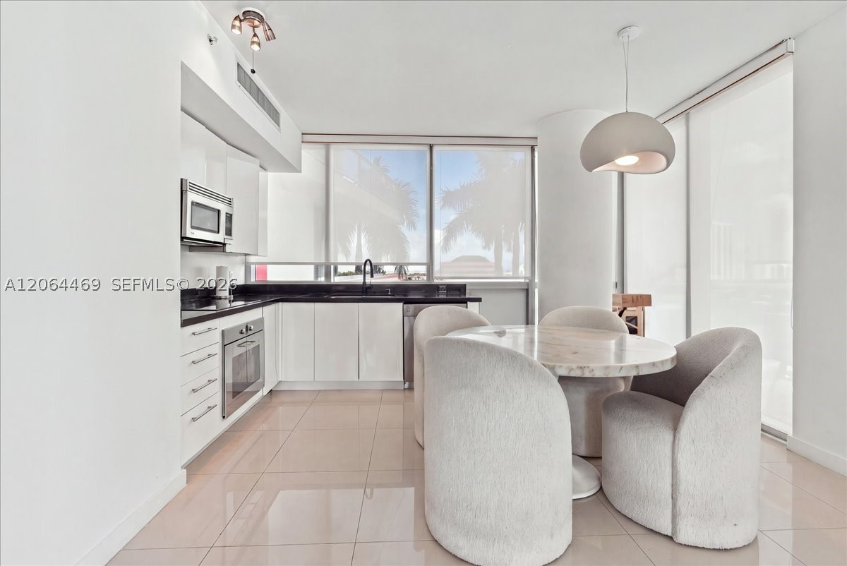 92 SW 3rd St #1210, Miami FL 33130