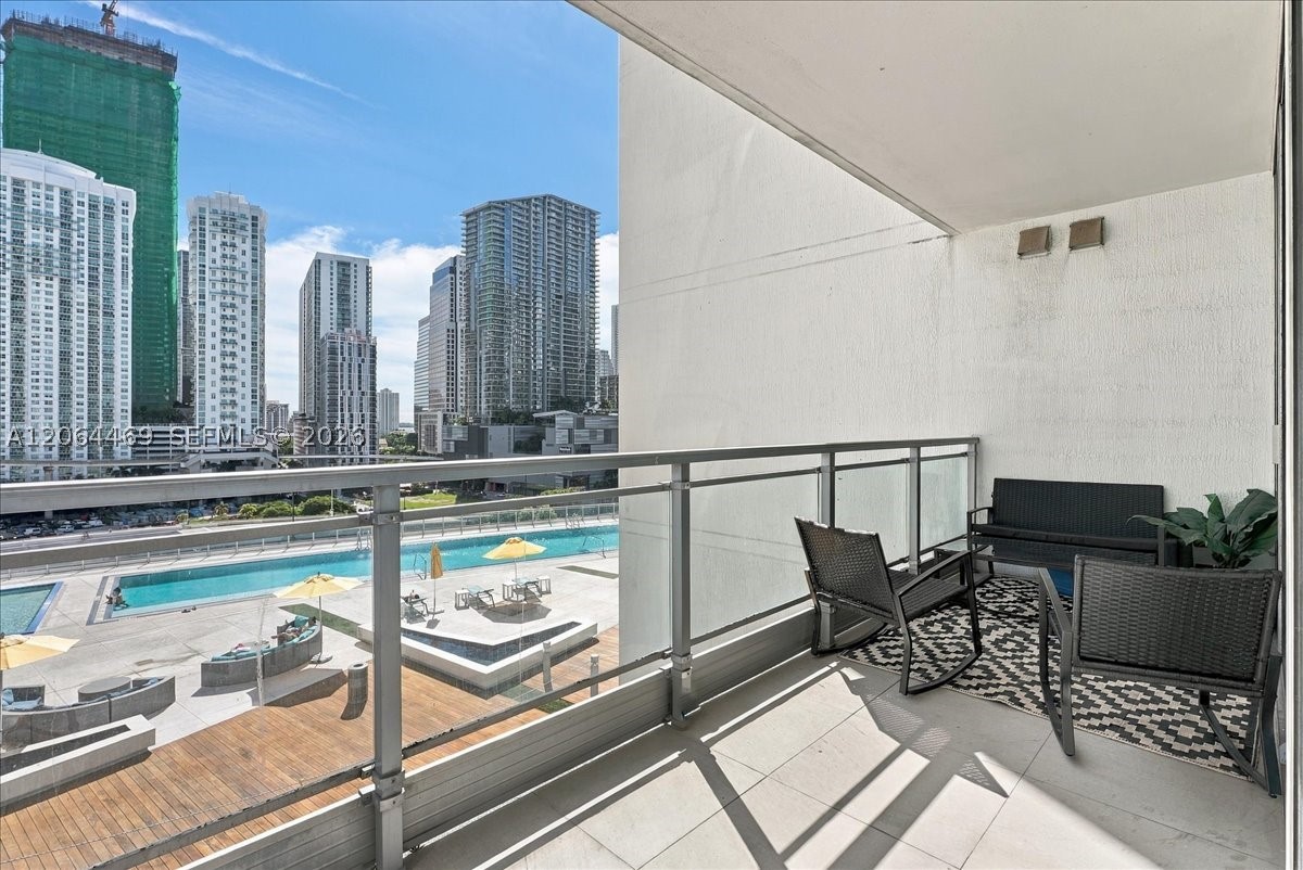92 SW 3rd St #1210, Miami FL 33130