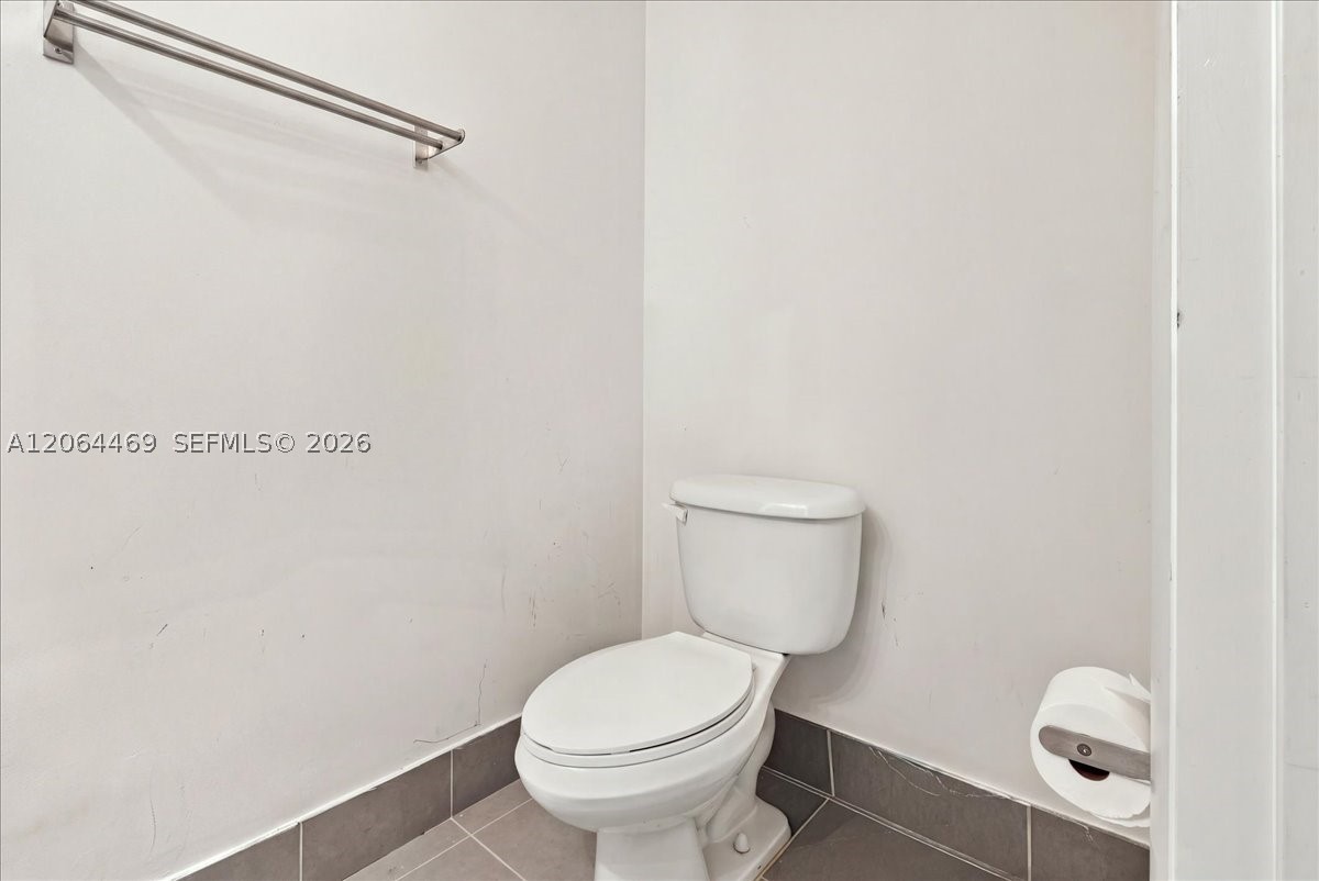 92 SW 3rd St #1210, Miami FL 33130