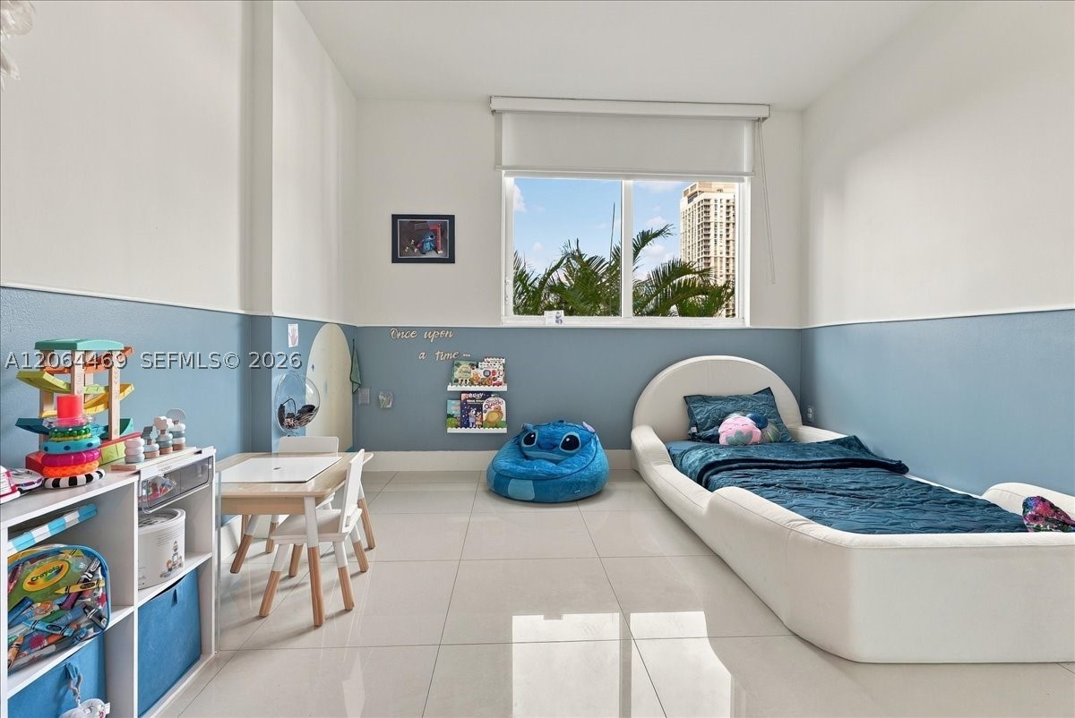 92 SW 3rd St #1210, Miami FL 33130
