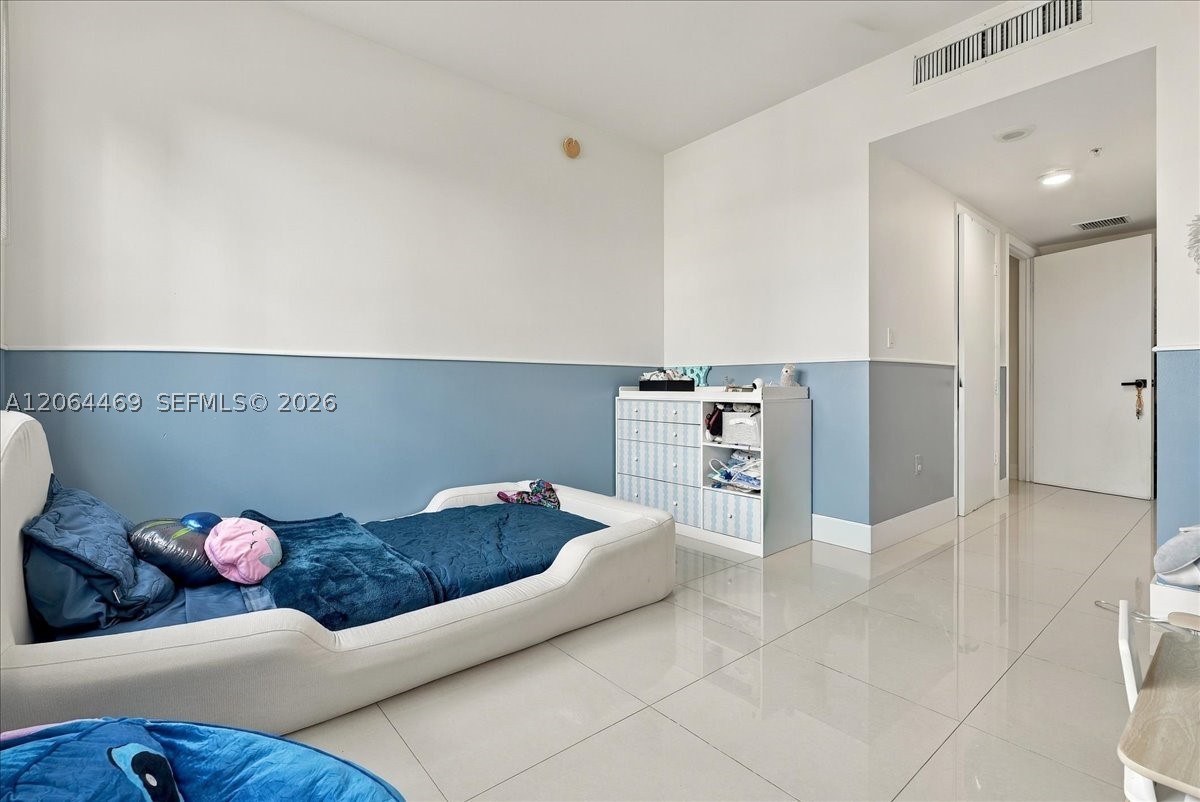 92 SW 3rd St #1210, Miami FL 33130