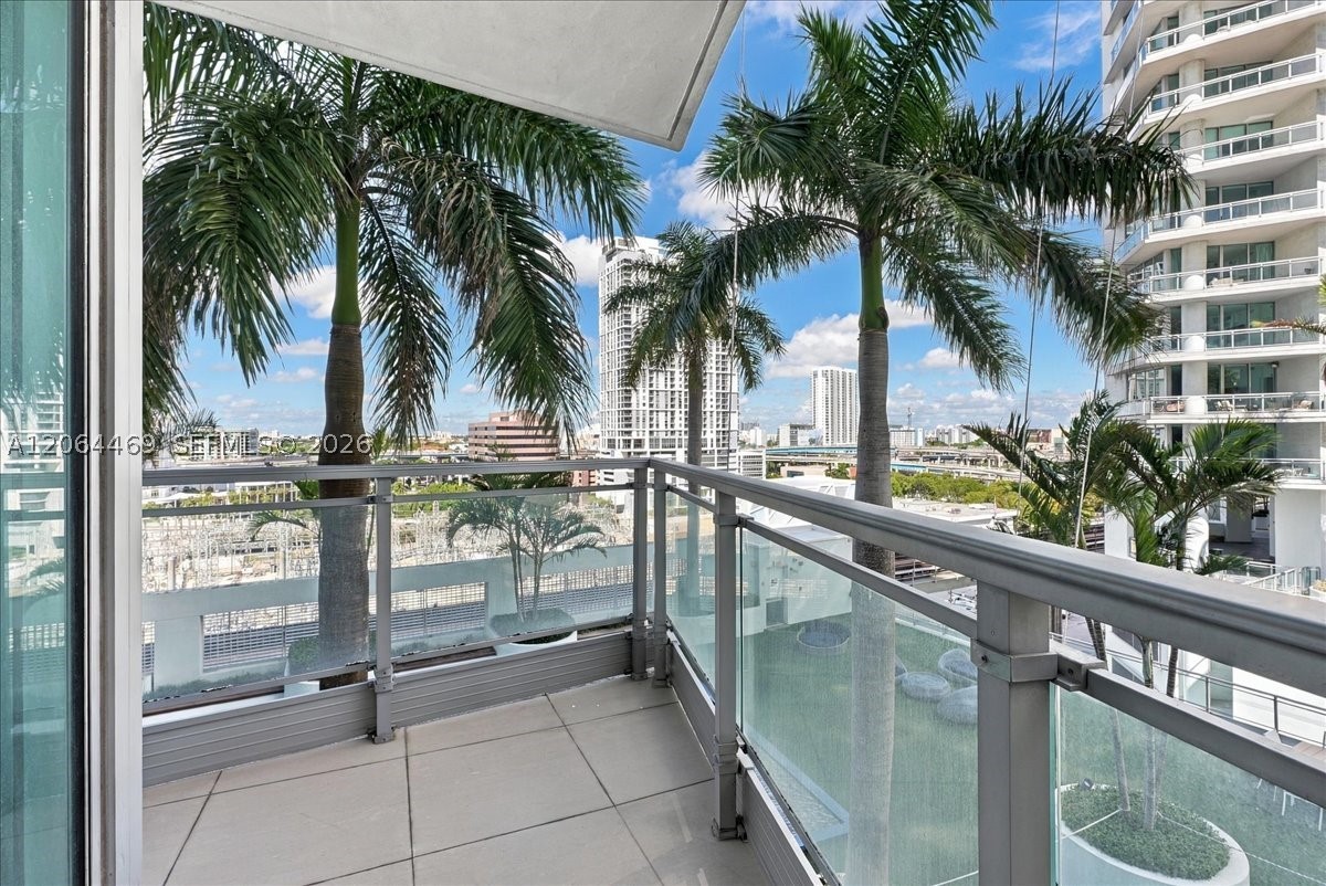 92 SW 3rd St #1210, Miami FL 33130