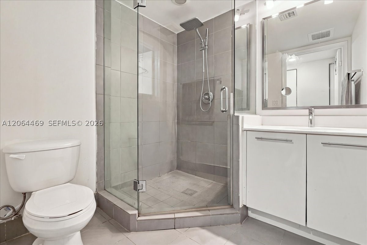 92 SW 3rd St #1210, Miami FL 33130