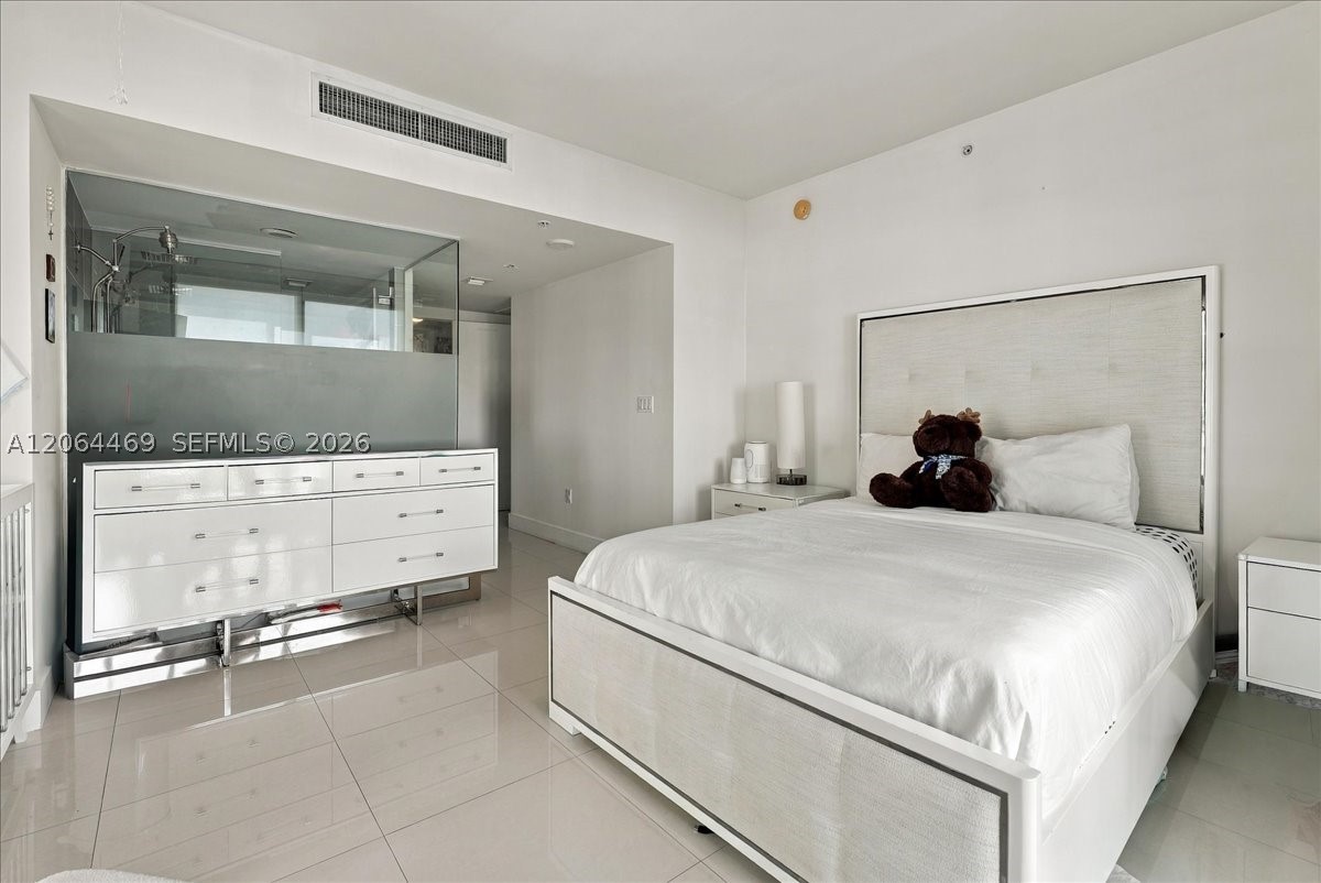 92 SW 3rd St #1210, Miami FL 33130