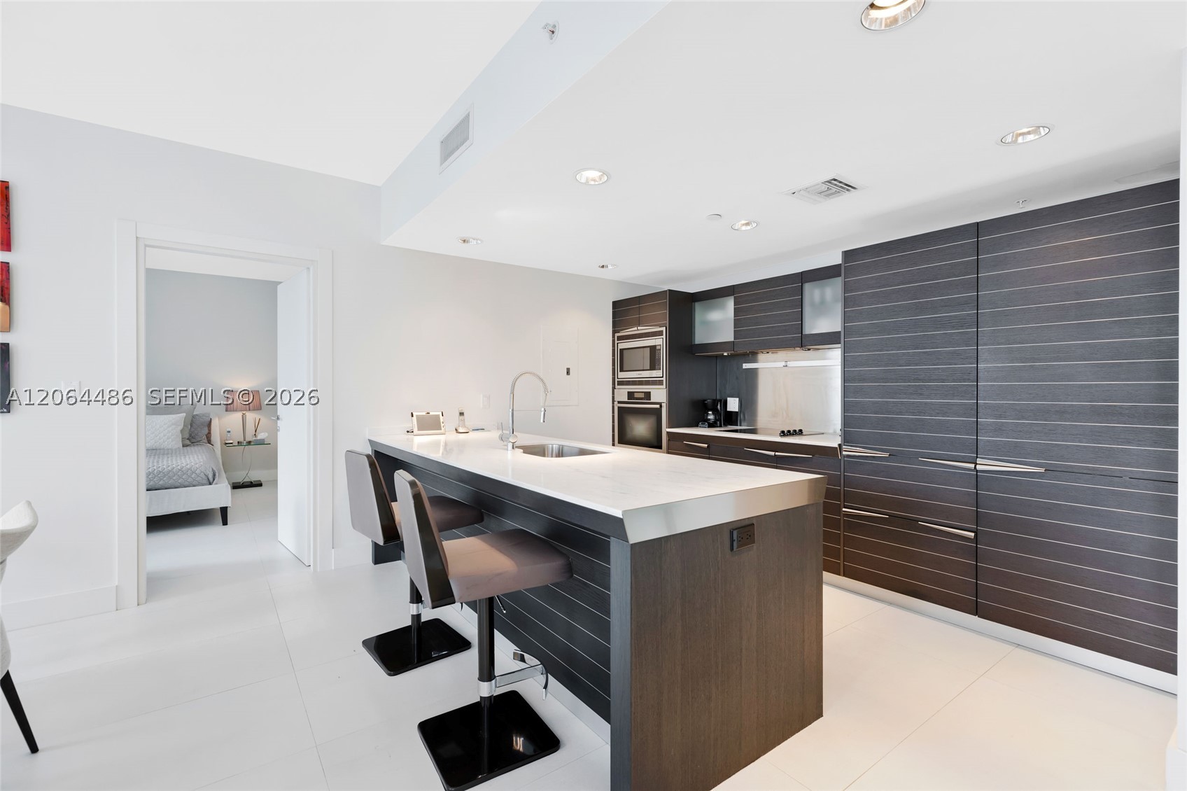 200 Biscayne Boulevard Way #504, Miami FL 33131