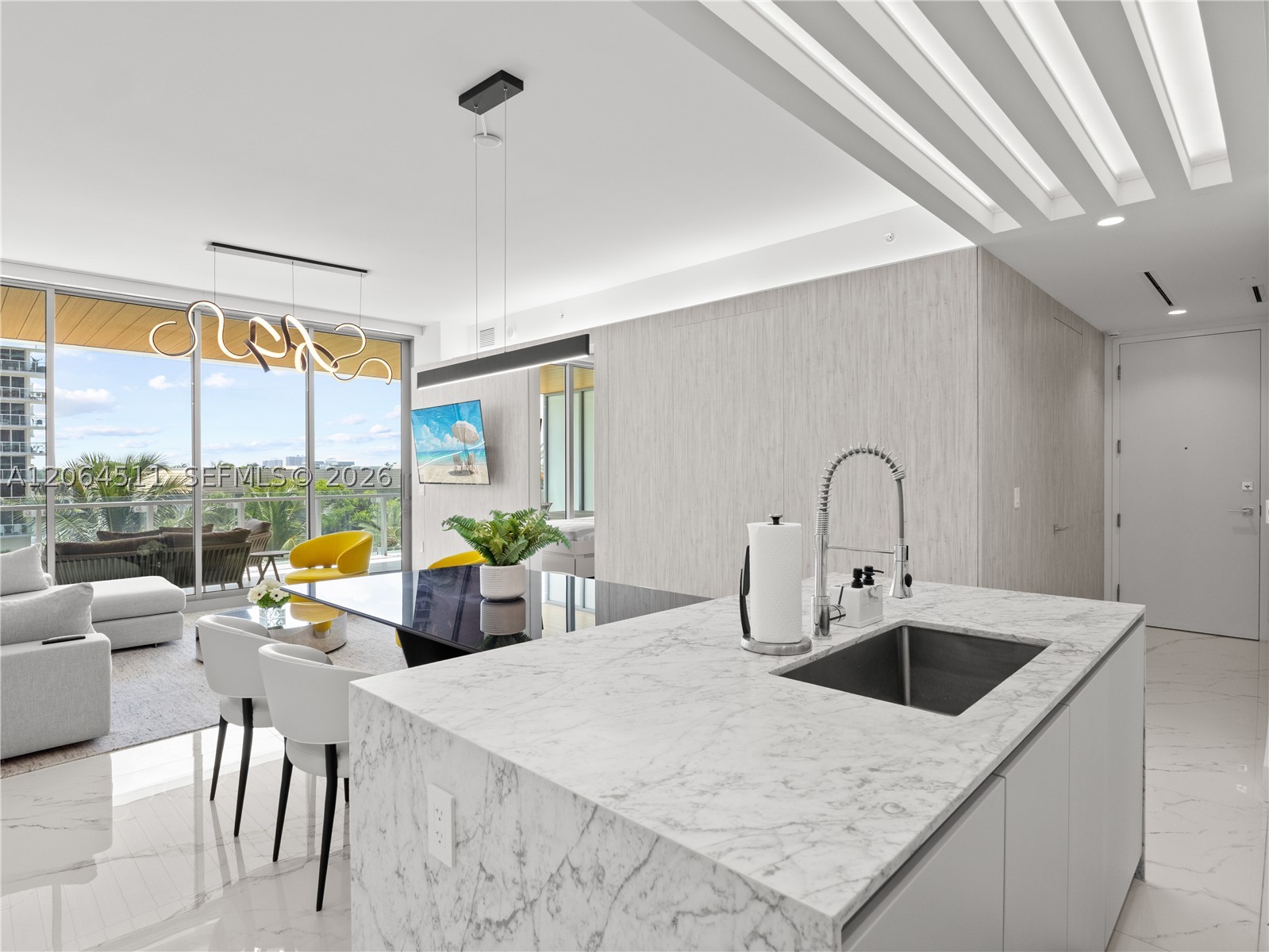 5775 Collins Ave #405, Miami Beach FL 33140