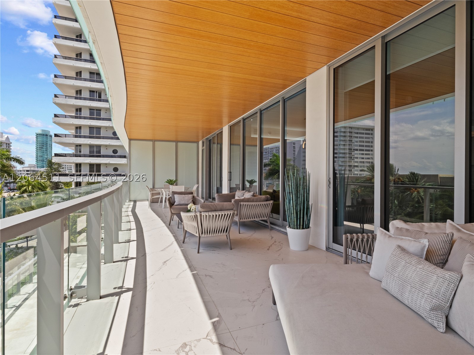 5775 Collins Ave #405, Miami Beach FL 33140