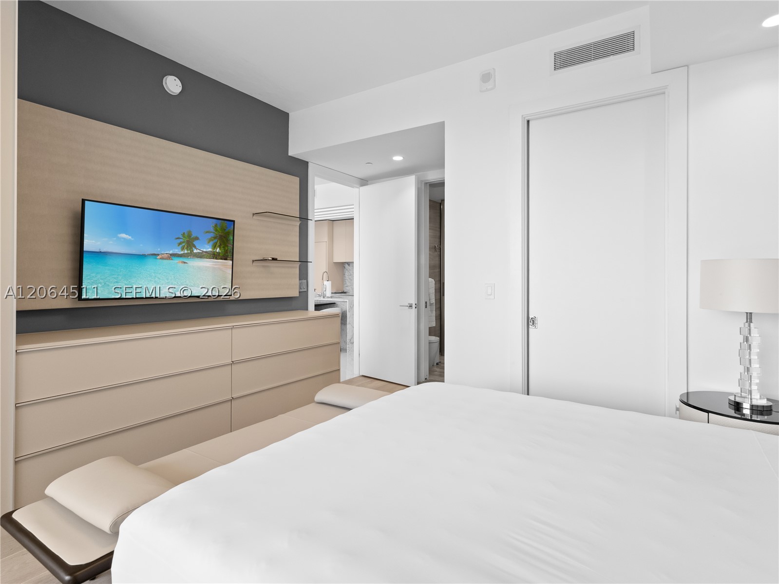 5775 Collins Ave #405, Miami Beach FL 33140