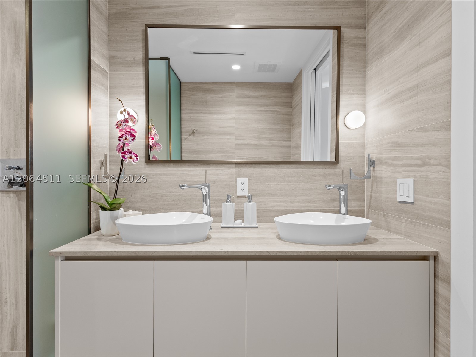 5775 Collins Ave #405, Miami Beach FL 33140