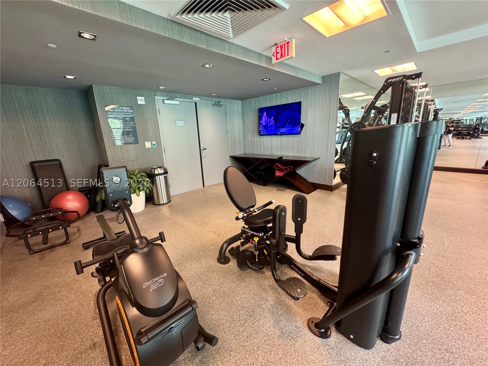 951 Brickell Ave #409, Miami FL 33131
