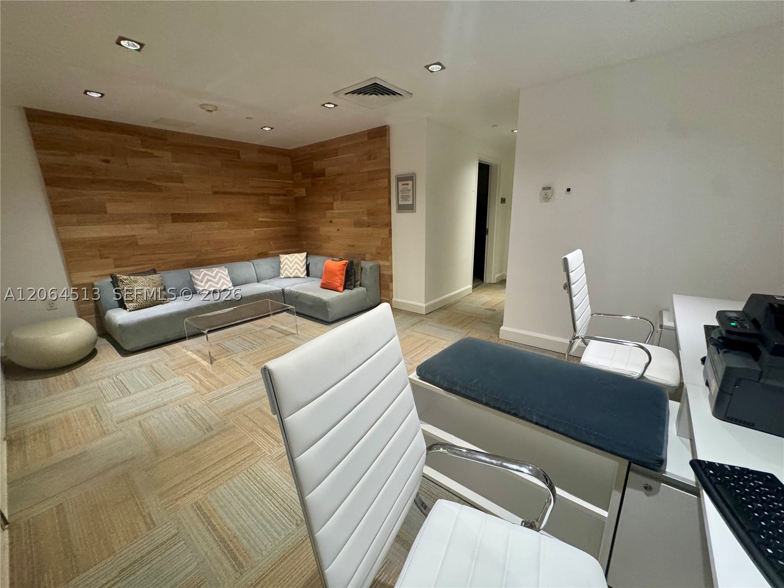 951 Brickell Ave #409, Miami FL 33131