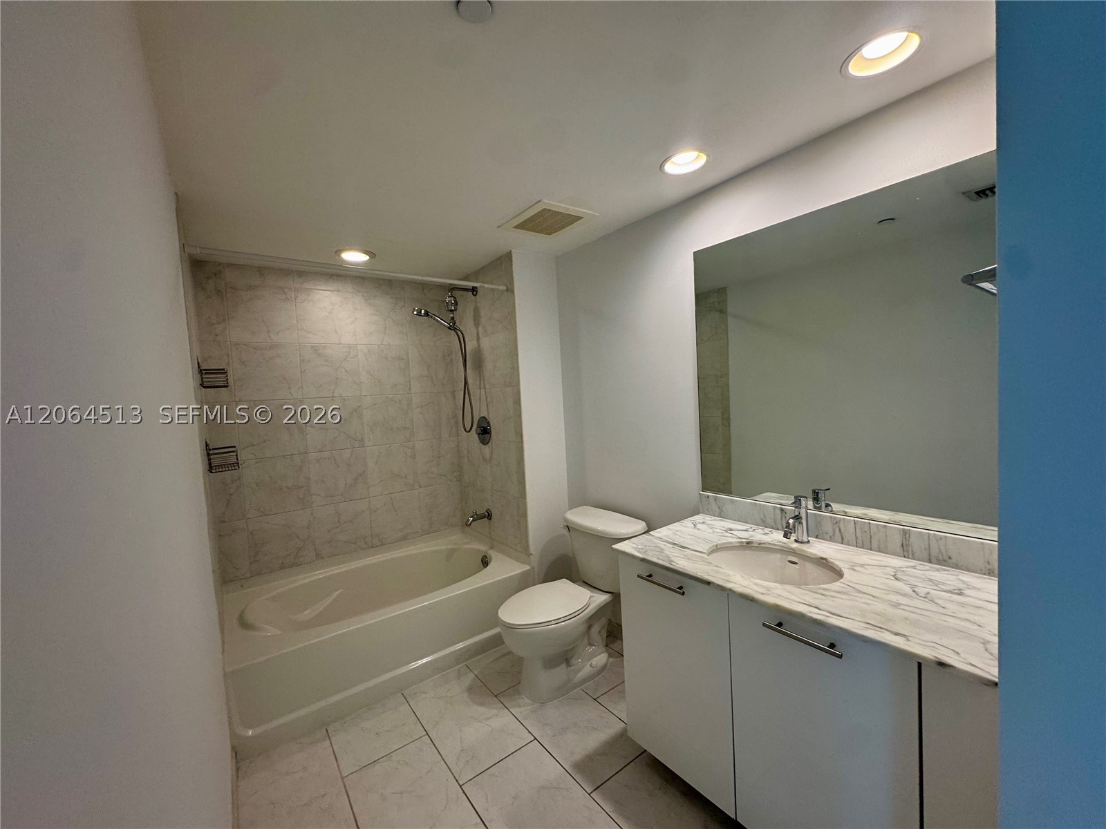 951 Brickell Ave #409, Miami FL 33131