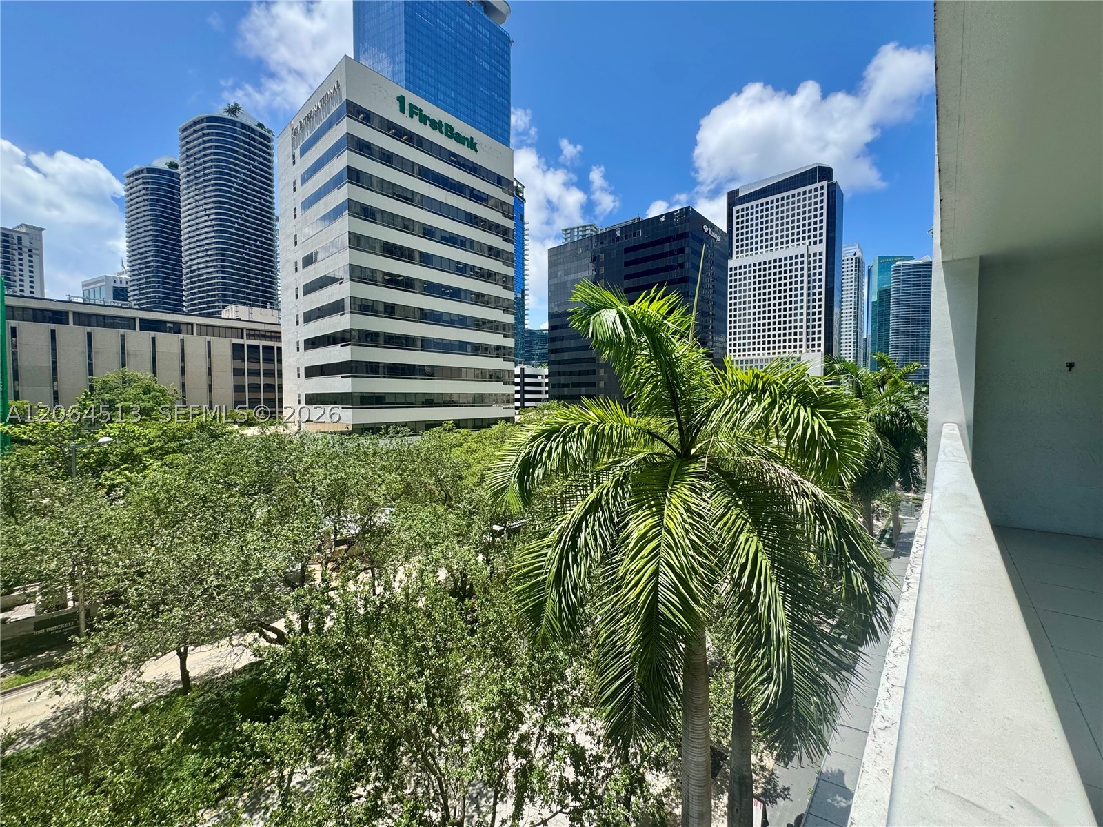 951 Brickell Ave #409, Miami FL 33131