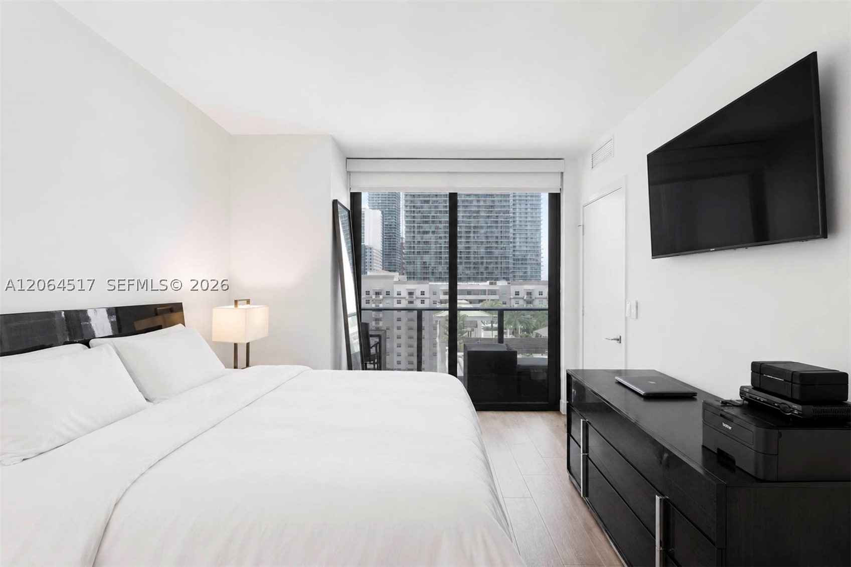 55 SW 9th St #1105, Miami FL 33130