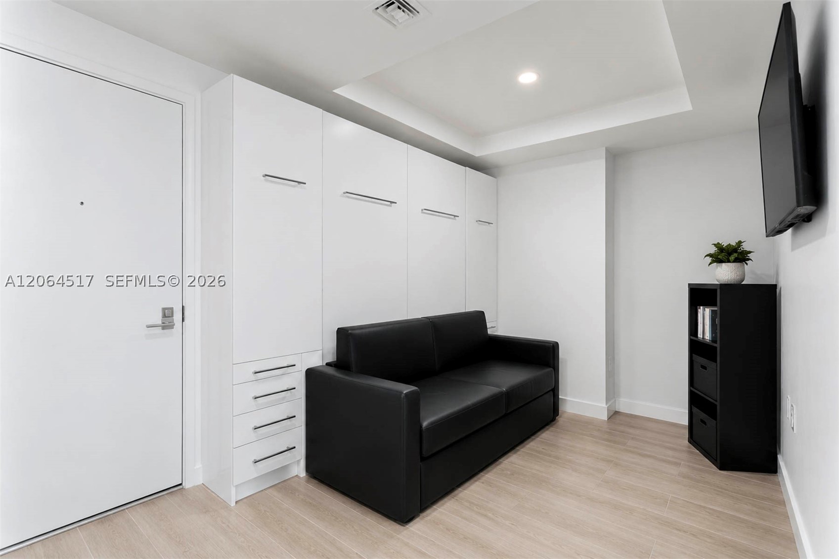 55 SW 9th St #1105, Miami FL 33130