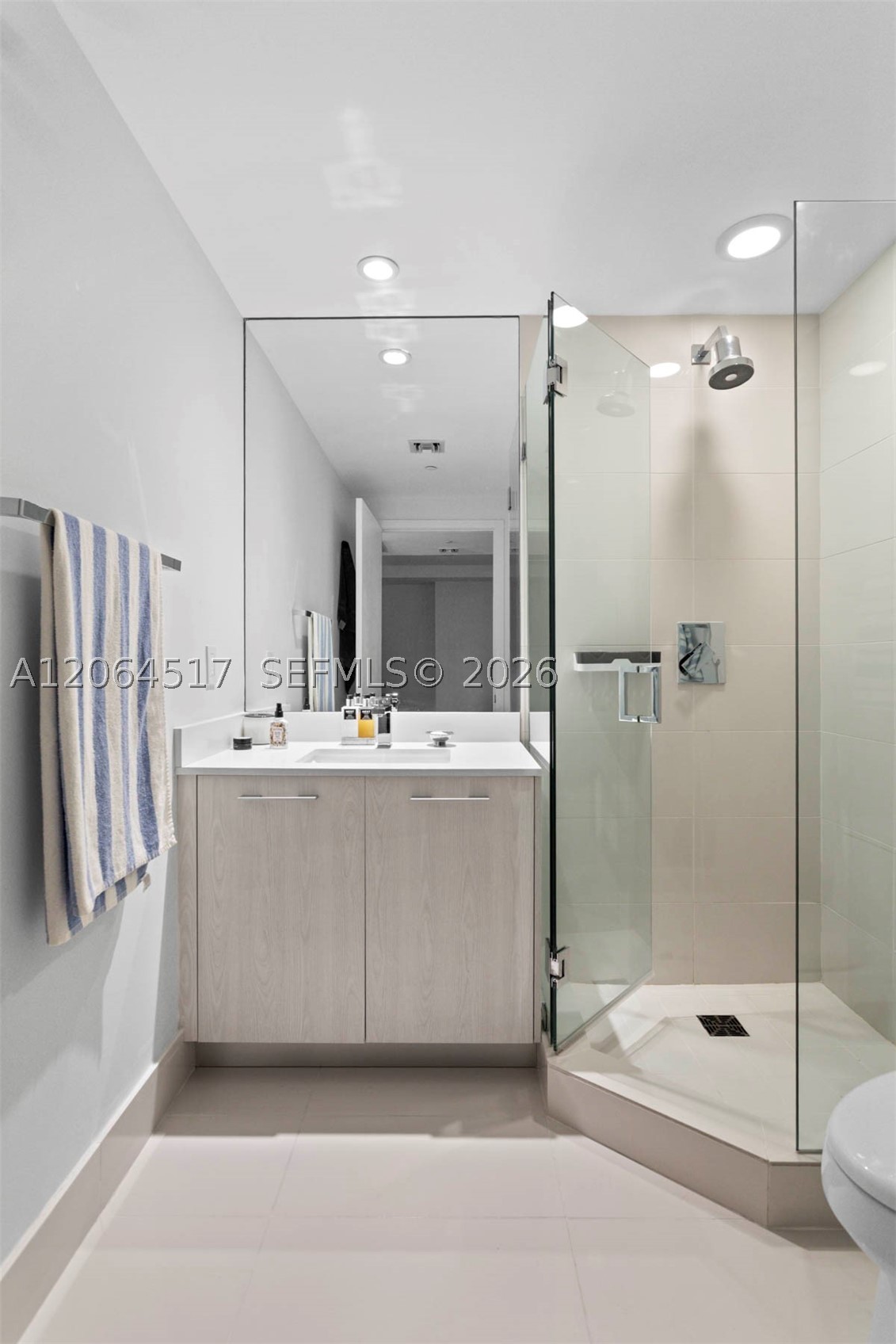 55 SW 9th St #1105, Miami FL 33130