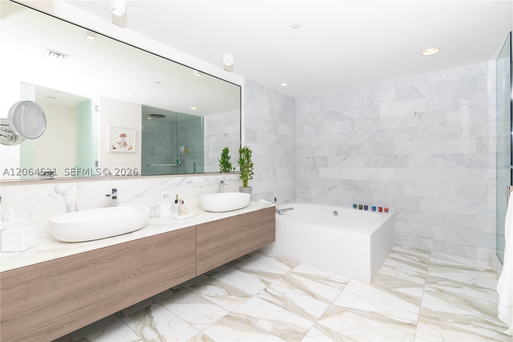 10201 E Collins Ave #1002, Bal Harbour FL 33154
