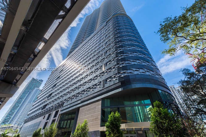 1000 Brickell Plz #4104, Miami FL 33131