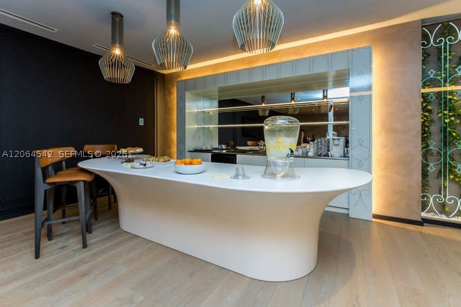 1000 Brickell Plz #4104, Miami FL 33131