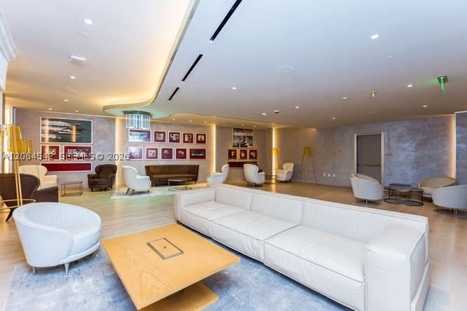 1000 Brickell Plz #4104, Miami FL 33131