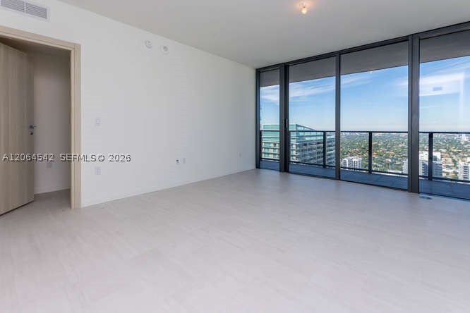 1000 Brickell Plz #4104, Miami FL 33131
