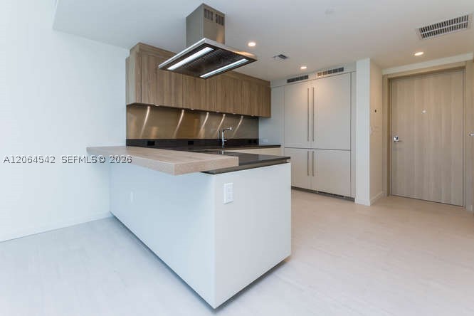 1000 Brickell Plz #4104, Miami FL 33131