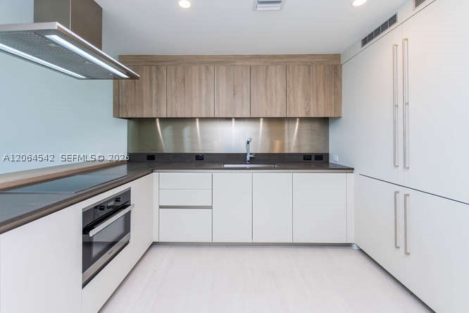 1000 Brickell Plz #4104, Miami FL 33131