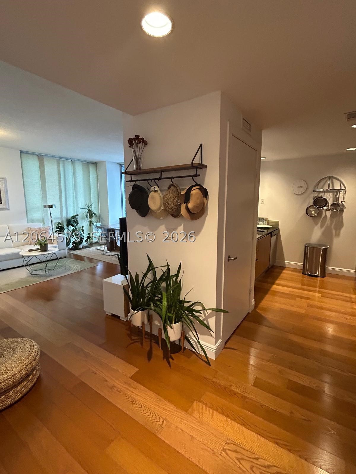 1060 Brickell Ave #2717, Miami FL 33131