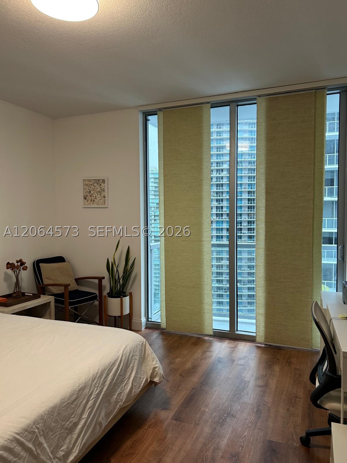 1060 Brickell Ave #2717, Miami FL 33131