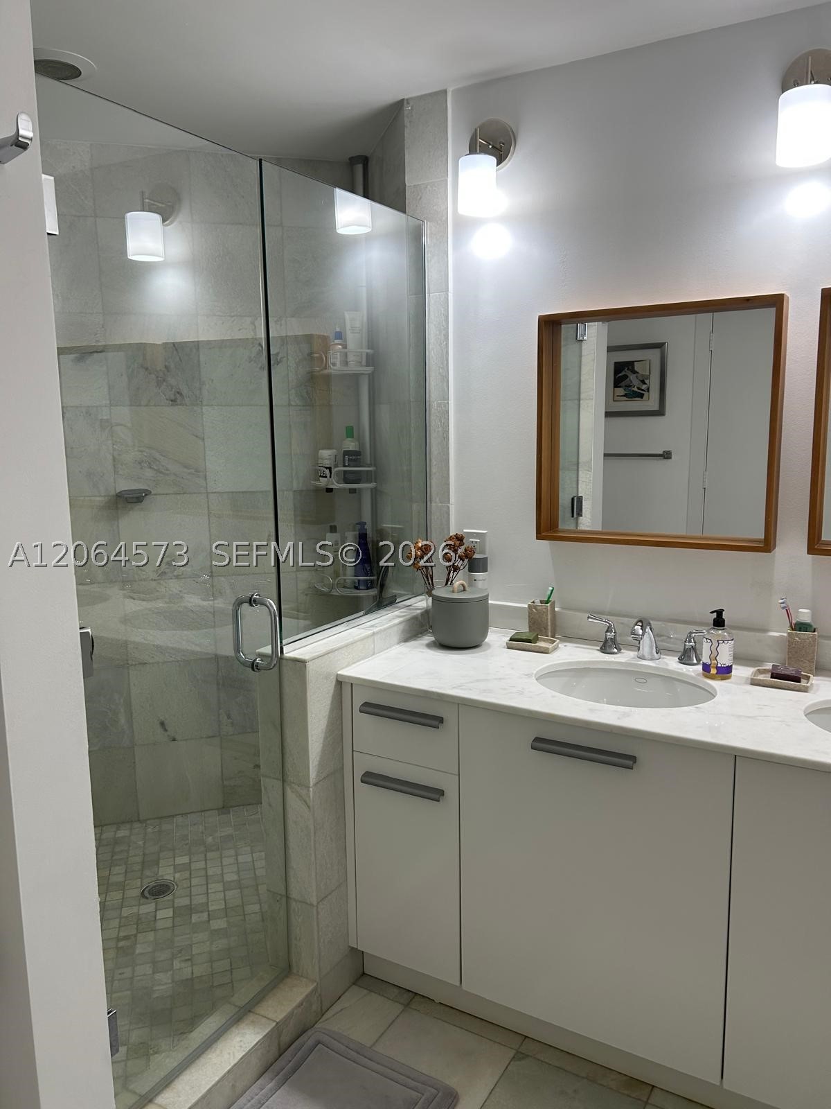 1060 Brickell Ave #2717, Miami FL 33131