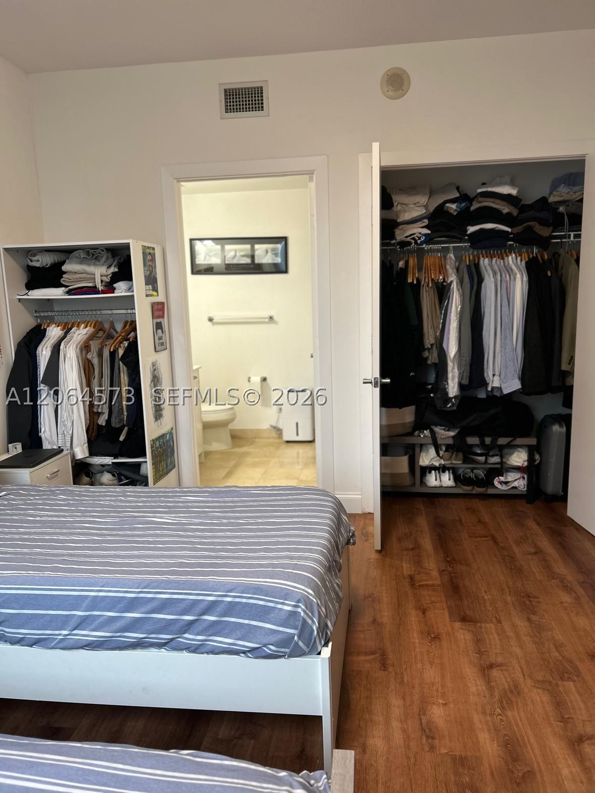 1060 Brickell Ave #2717, Miami FL 33131