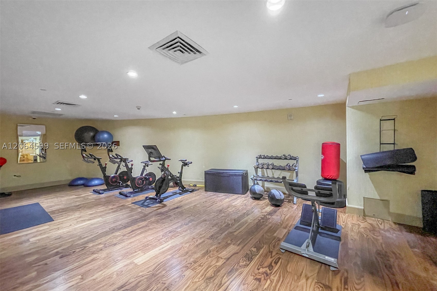 50 Biscayne Blvd #2505, Miami FL 33132