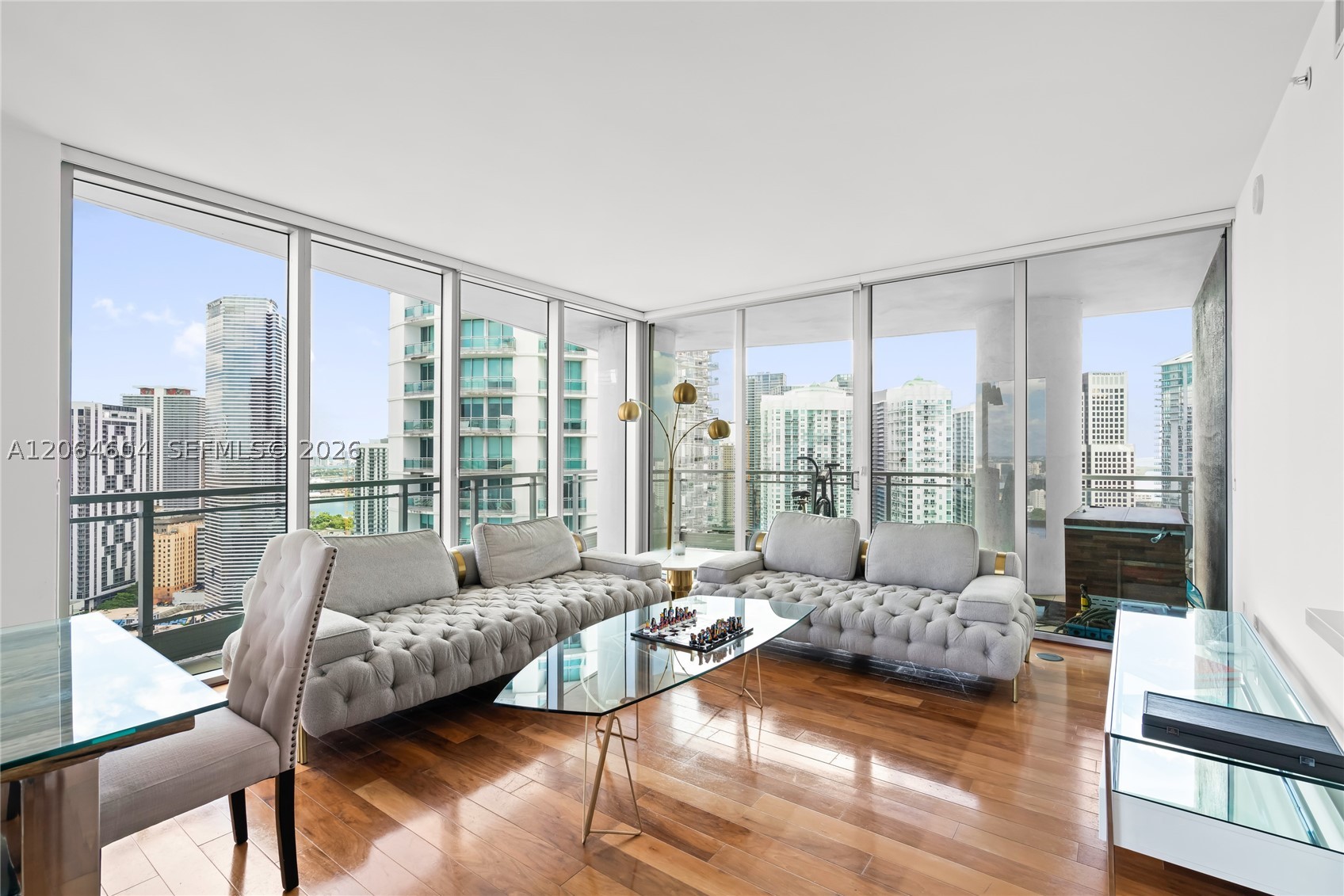 90 SW 3rd St #3504, Miami FL 33130