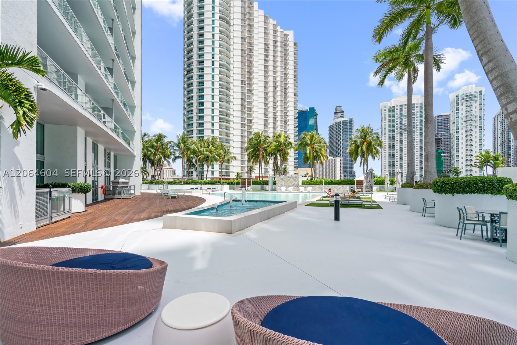 90 SW 3rd St #3504, Miami FL 33130