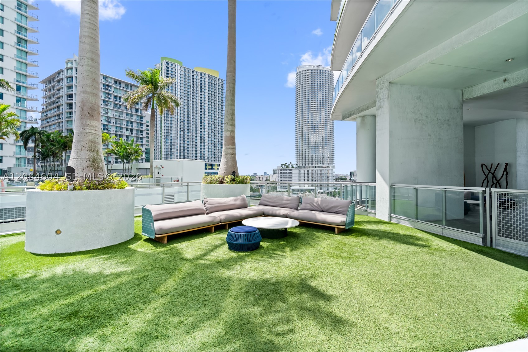 90 SW 3rd St #3504, Miami FL 33130