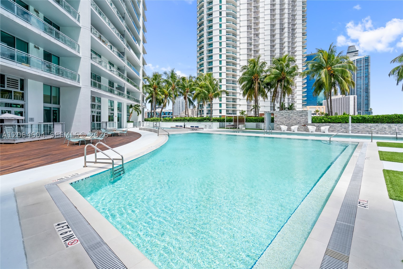 90 SW 3rd St #3504, Miami FL 33130