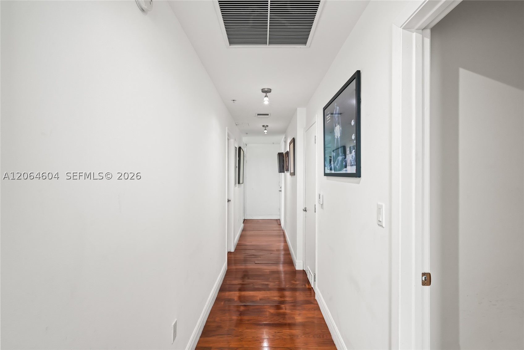 90 SW 3rd St #3504, Miami FL 33130