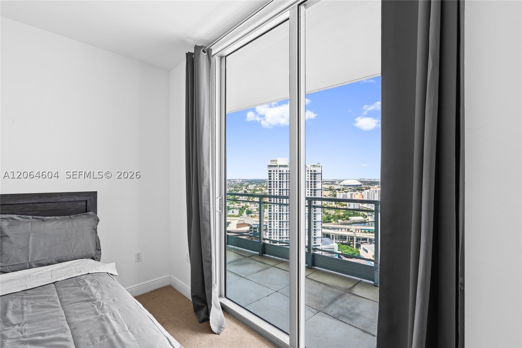 90 SW 3rd St #3504, Miami FL 33130