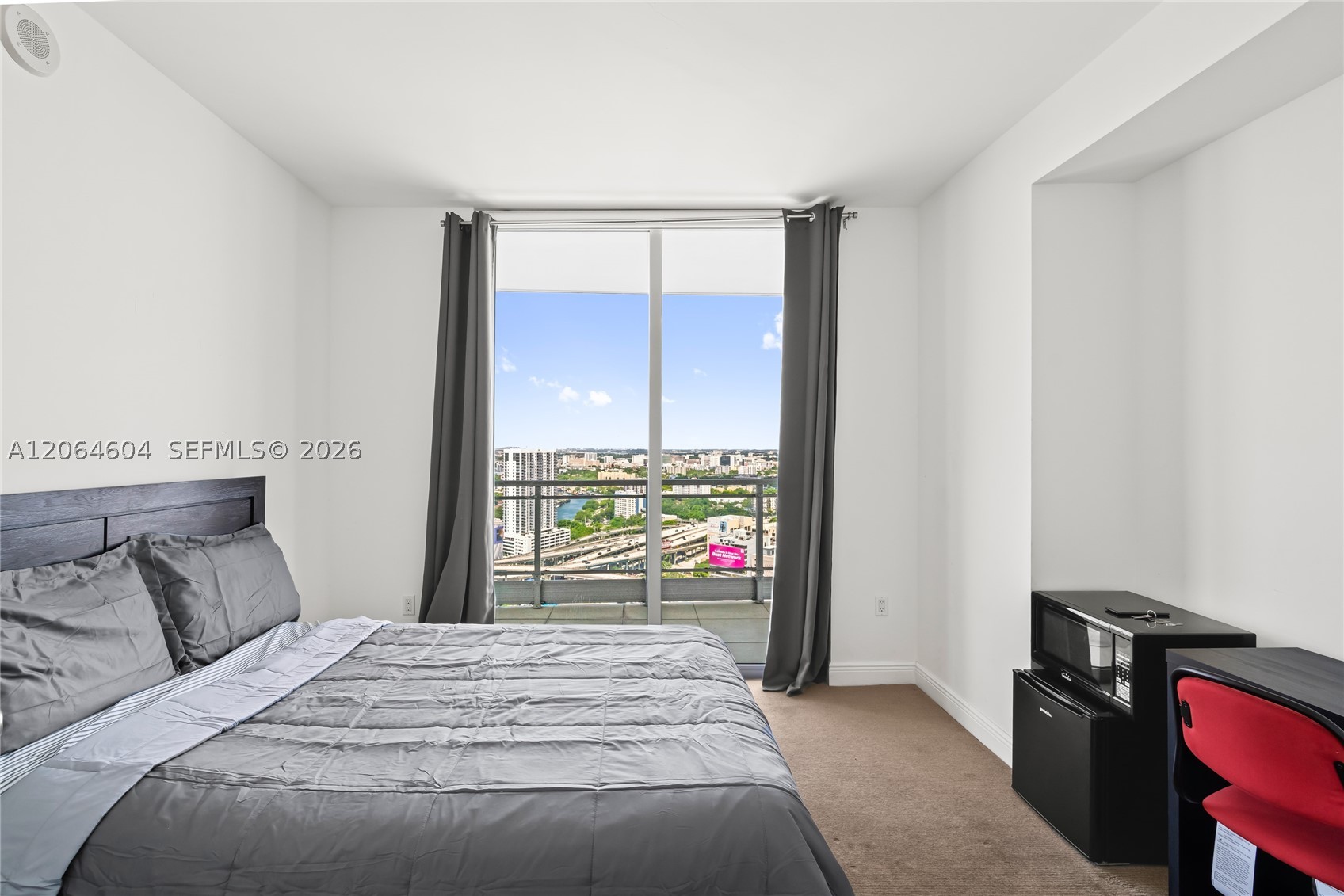 90 SW 3rd St #3504, Miami FL 33130