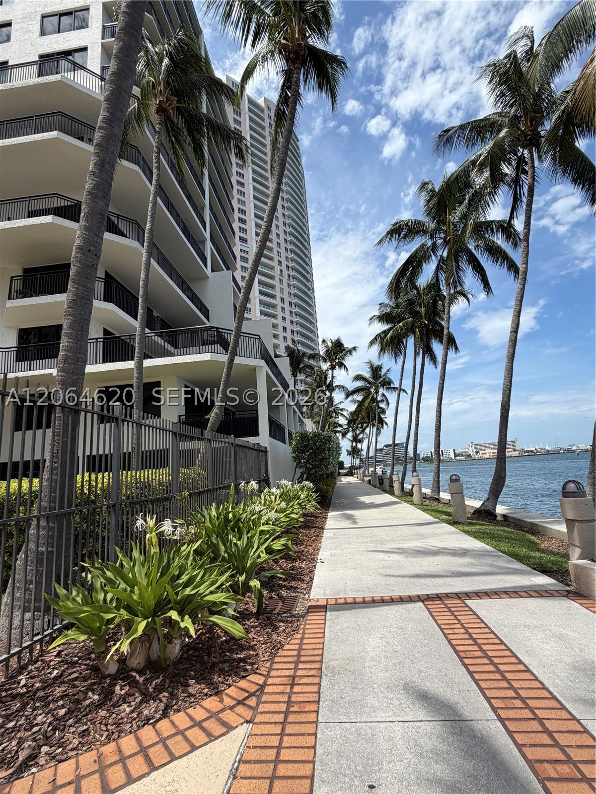 540 BRICKELL KEY DR #617, Miami FL 33131