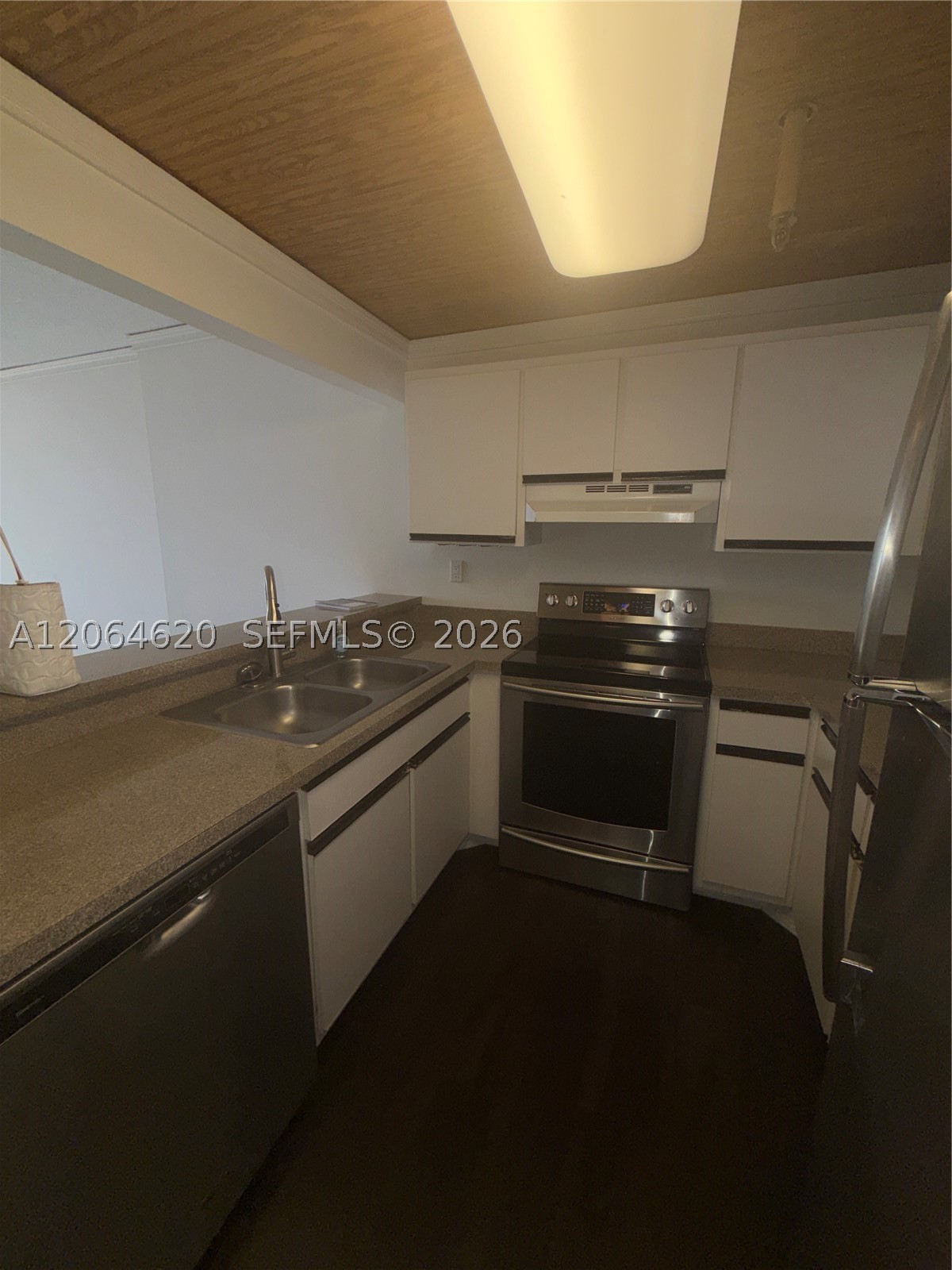 540 BRICKELL KEY DR #617, Miami FL 33131