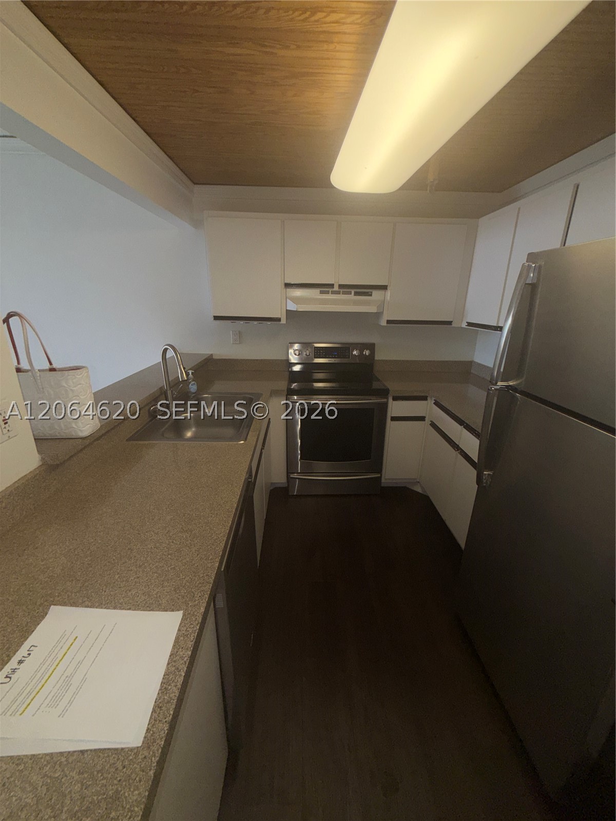 540 BRICKELL KEY DR #617, Miami FL 33131