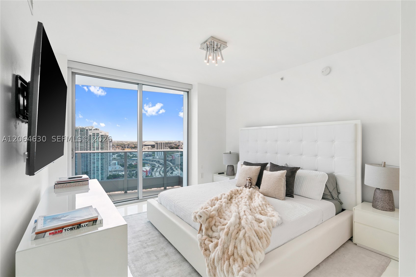 200 Biscayne Boulevard Way #3802, Miami FL 33131