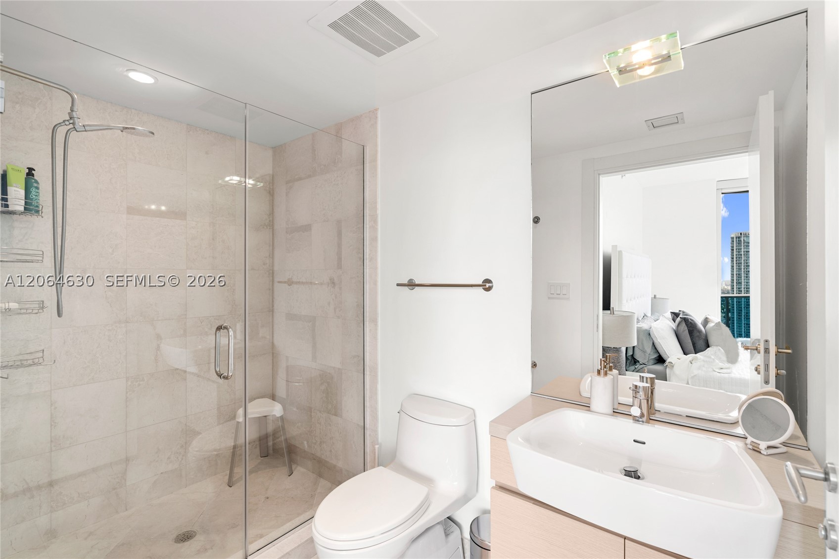 200 Biscayne Boulevard Way #3802, Miami FL 33131